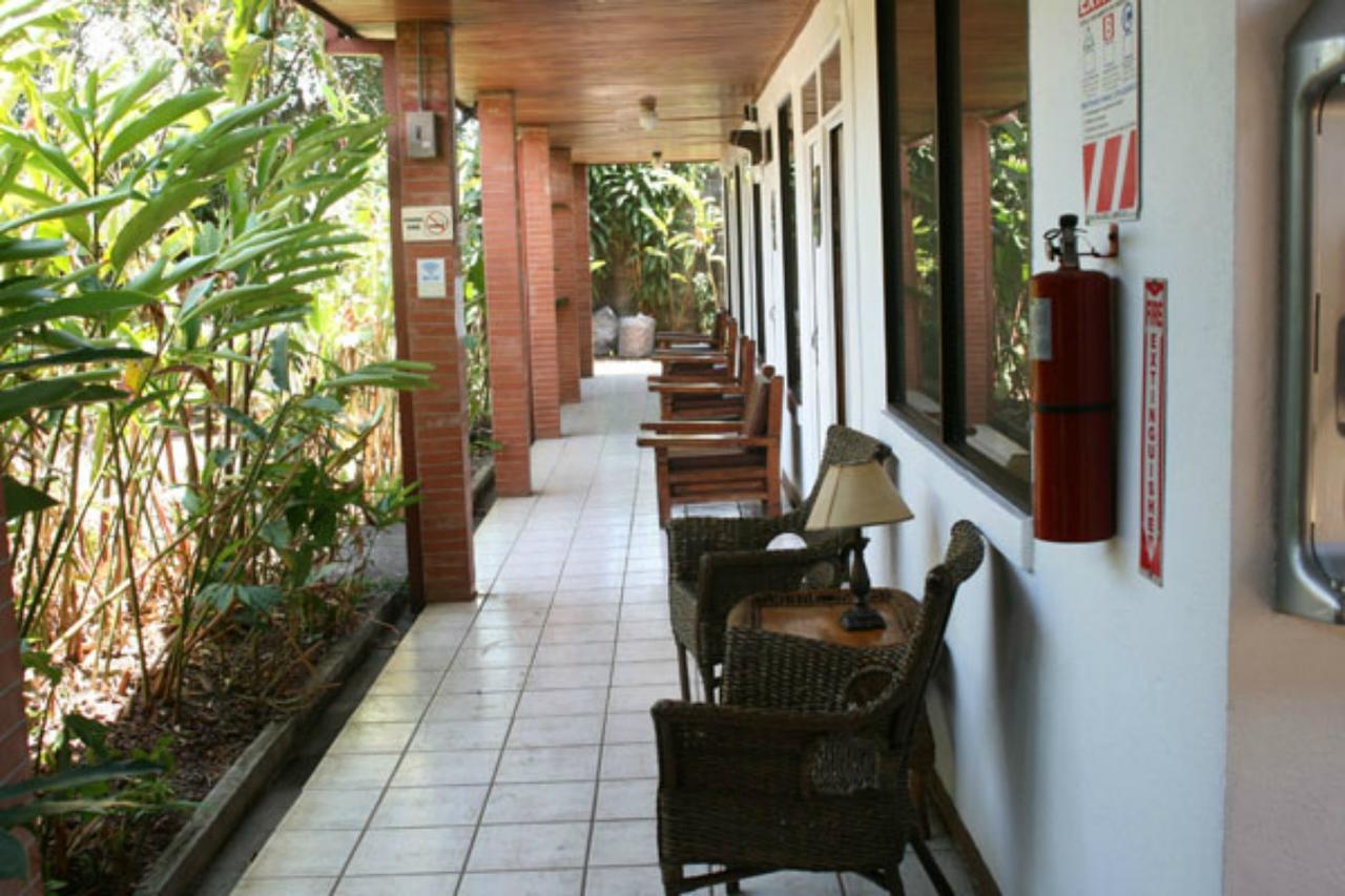 Hotel Millenium Río Segundo Exterior foto
